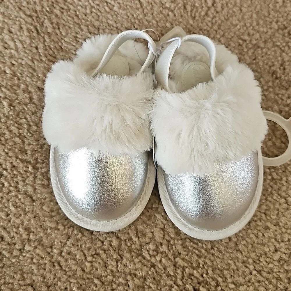 Cat & Jack Toddler Silver Slippers Size 7/8