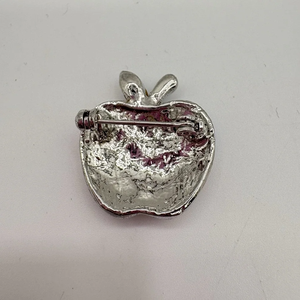 The Unbranded Brand patriotic apple