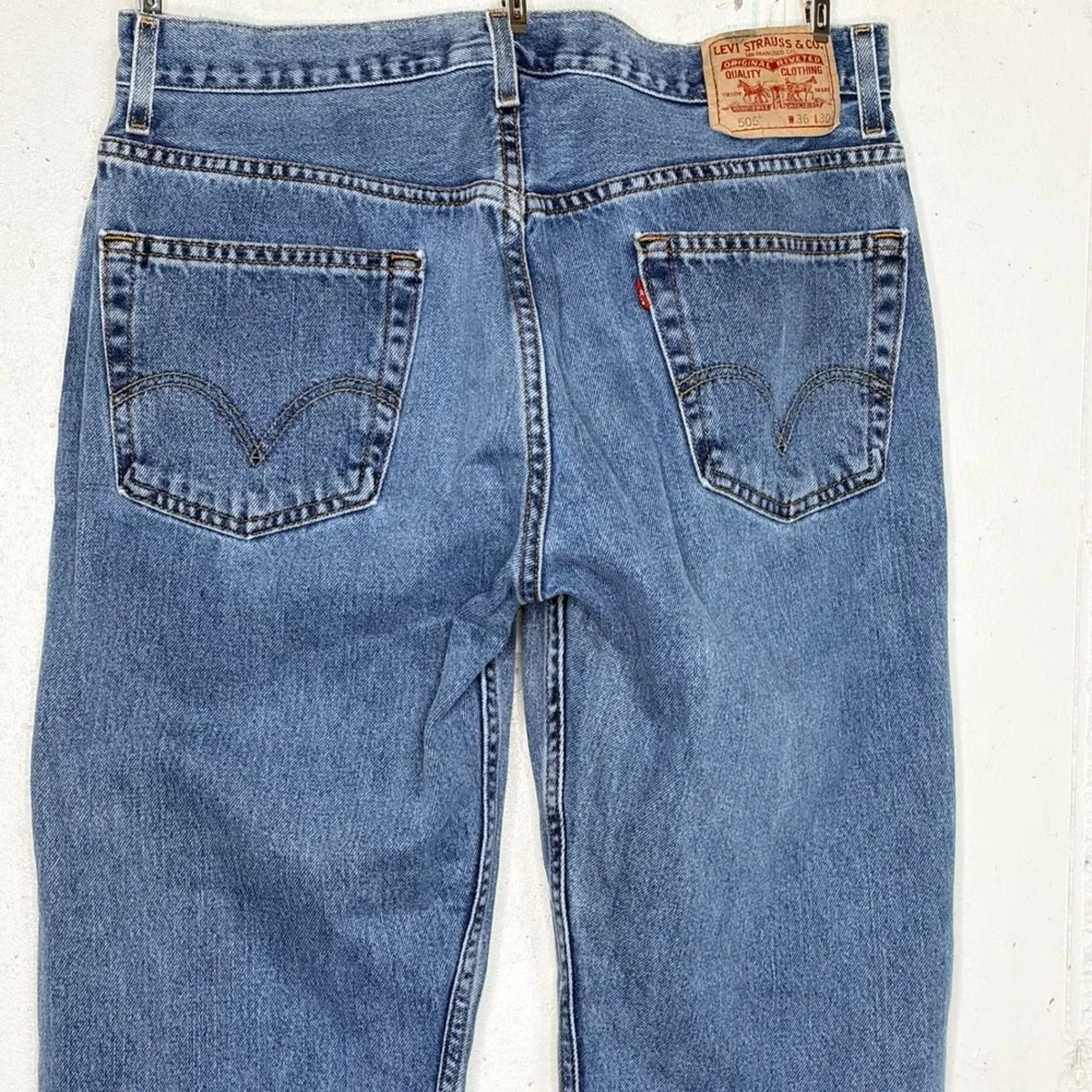 Levis measurements waist