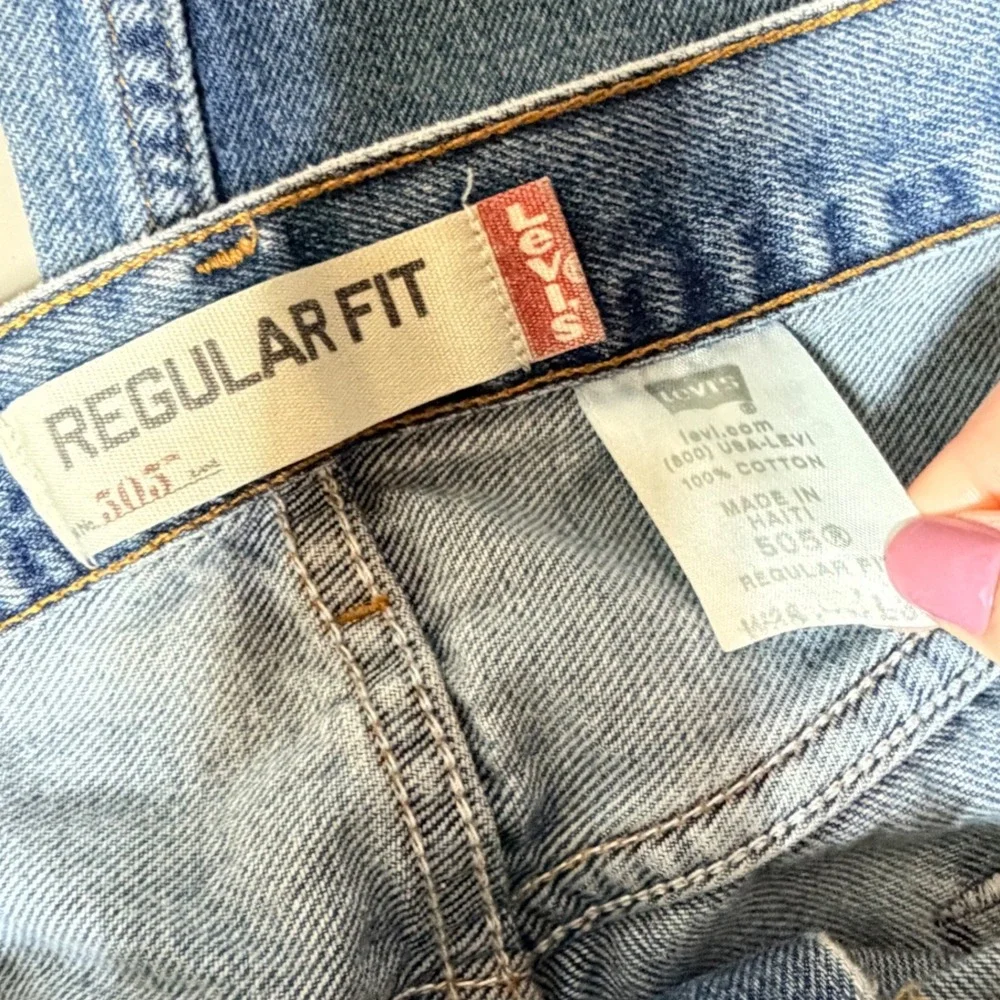 Levis measurements waist