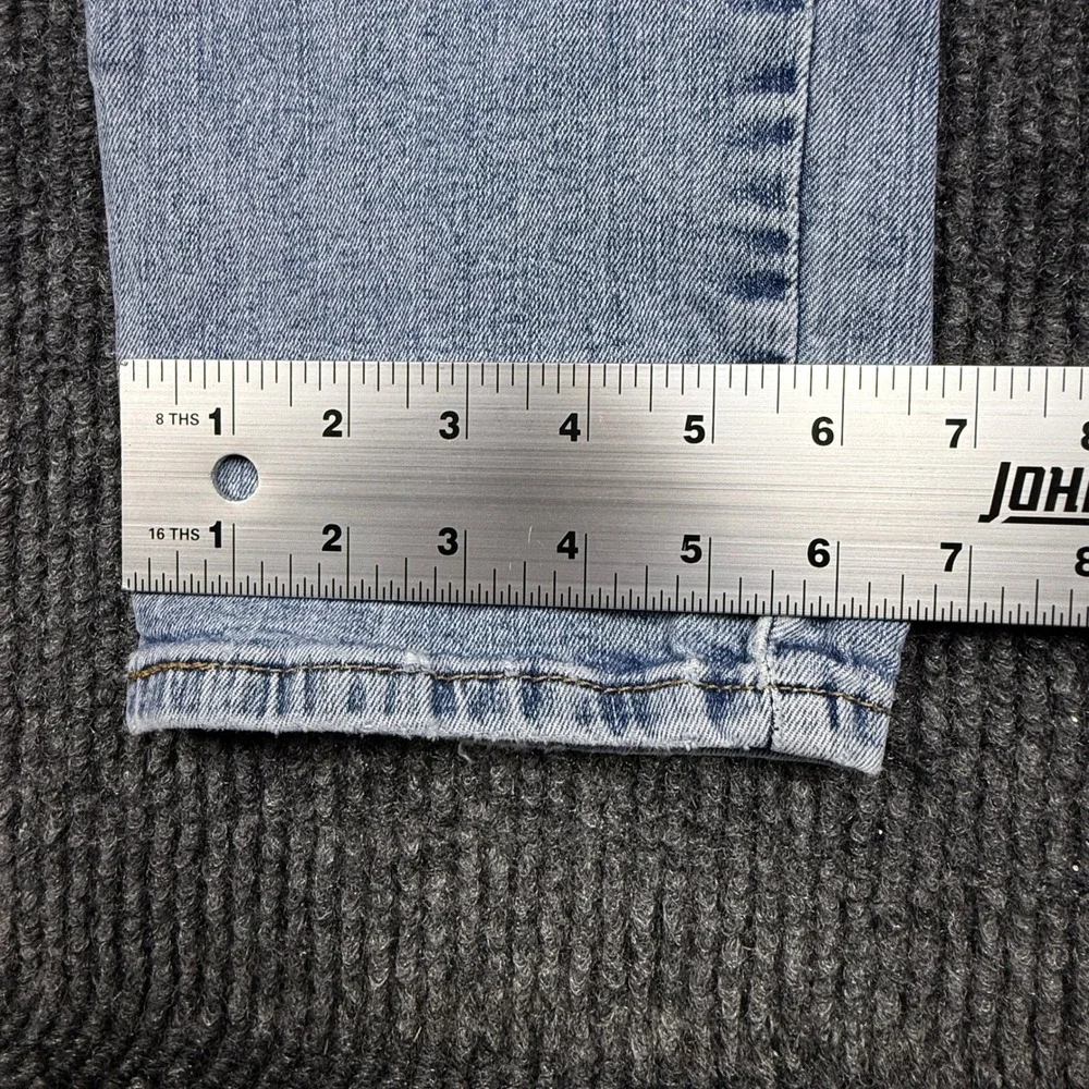 Levis note small