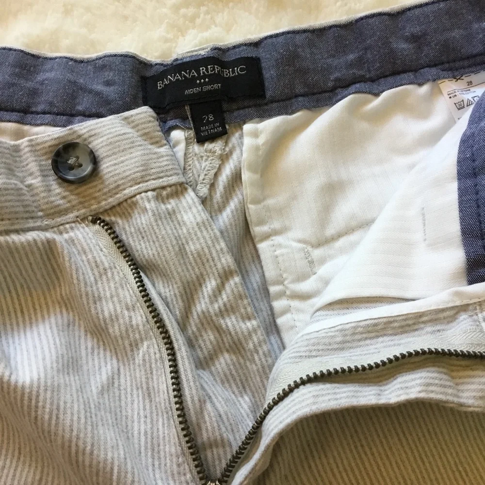 Banana Republic brand banana