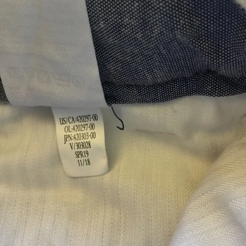 Banana Republic brand banana