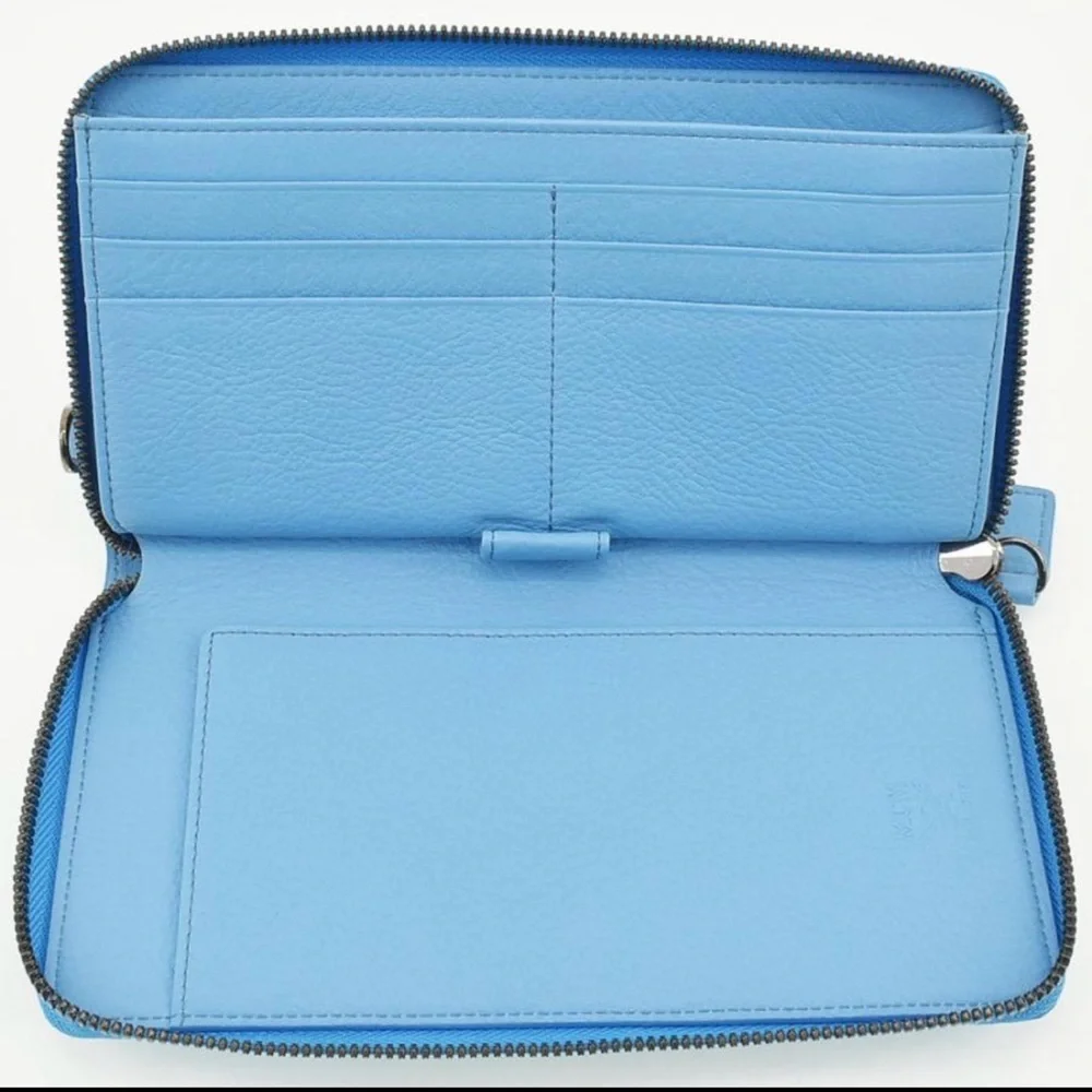 MCM accessory forward pyramid