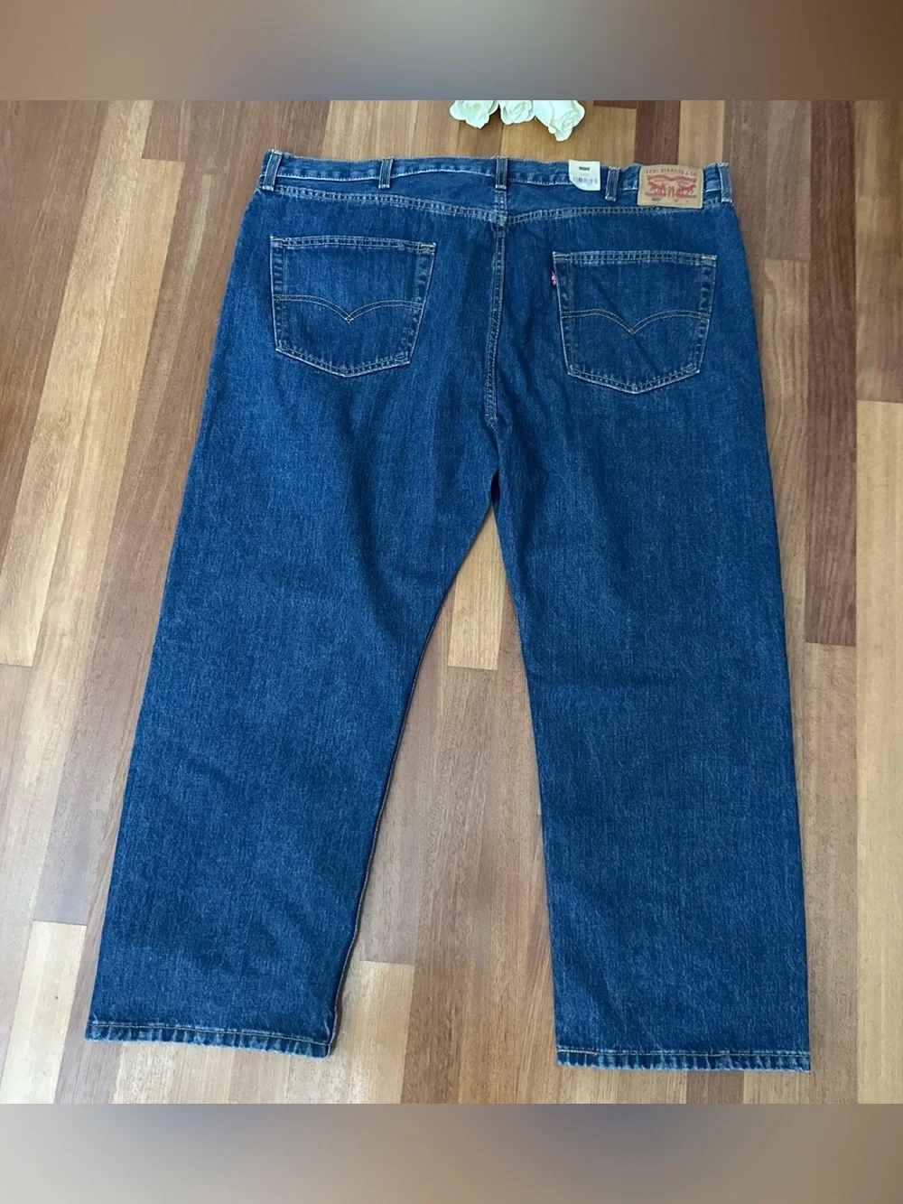 Levis relaxed straight