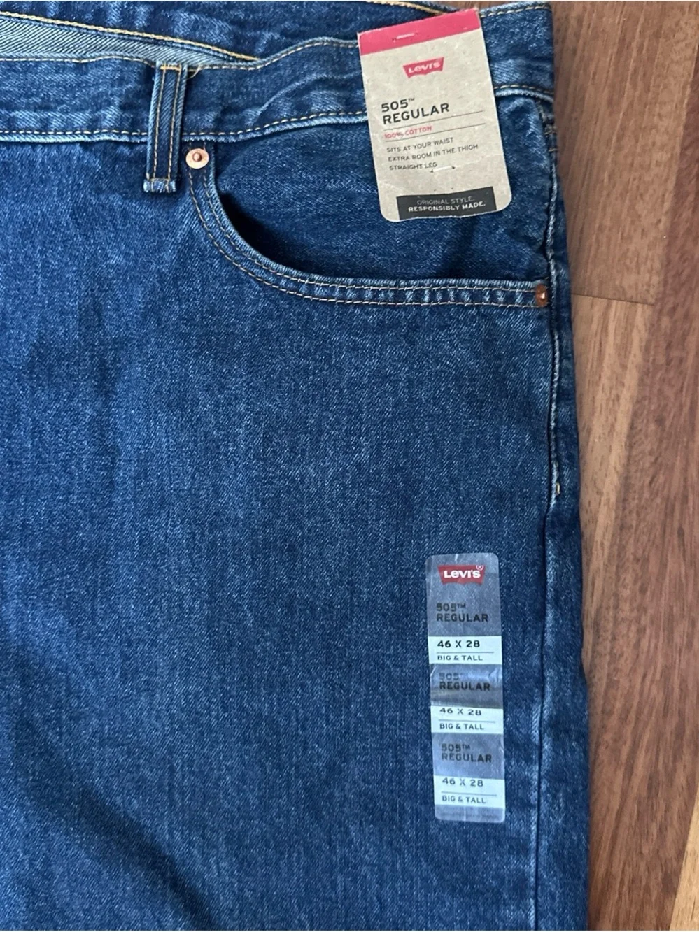 Levis relaxed straight