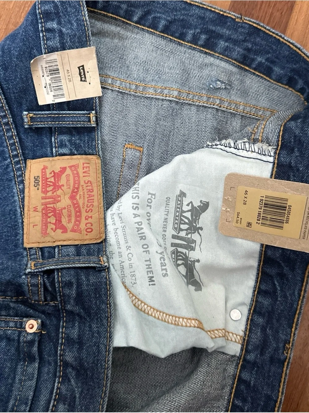 Levis relaxed straight