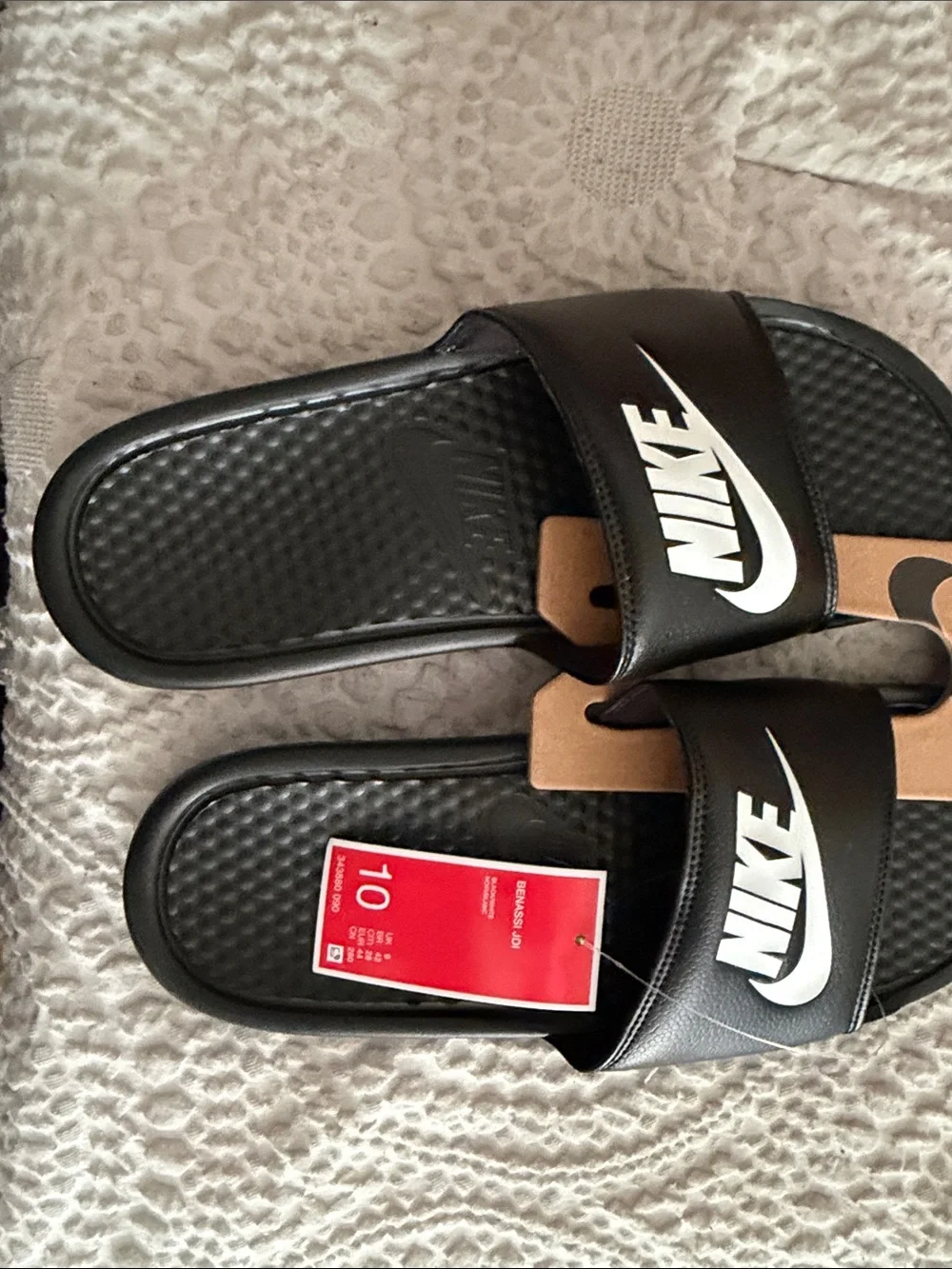 Nike black slide
