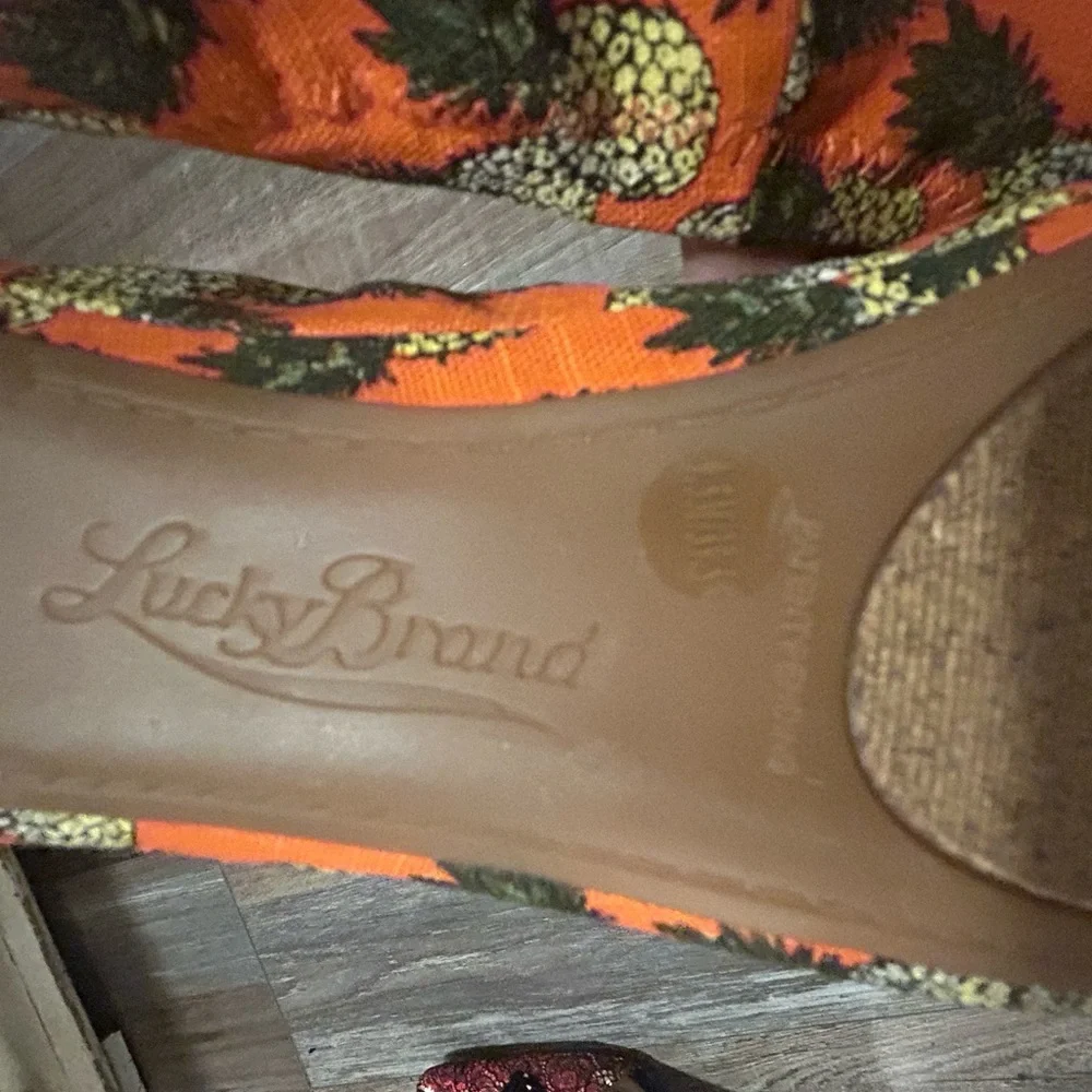 Lucky Brand questions leave