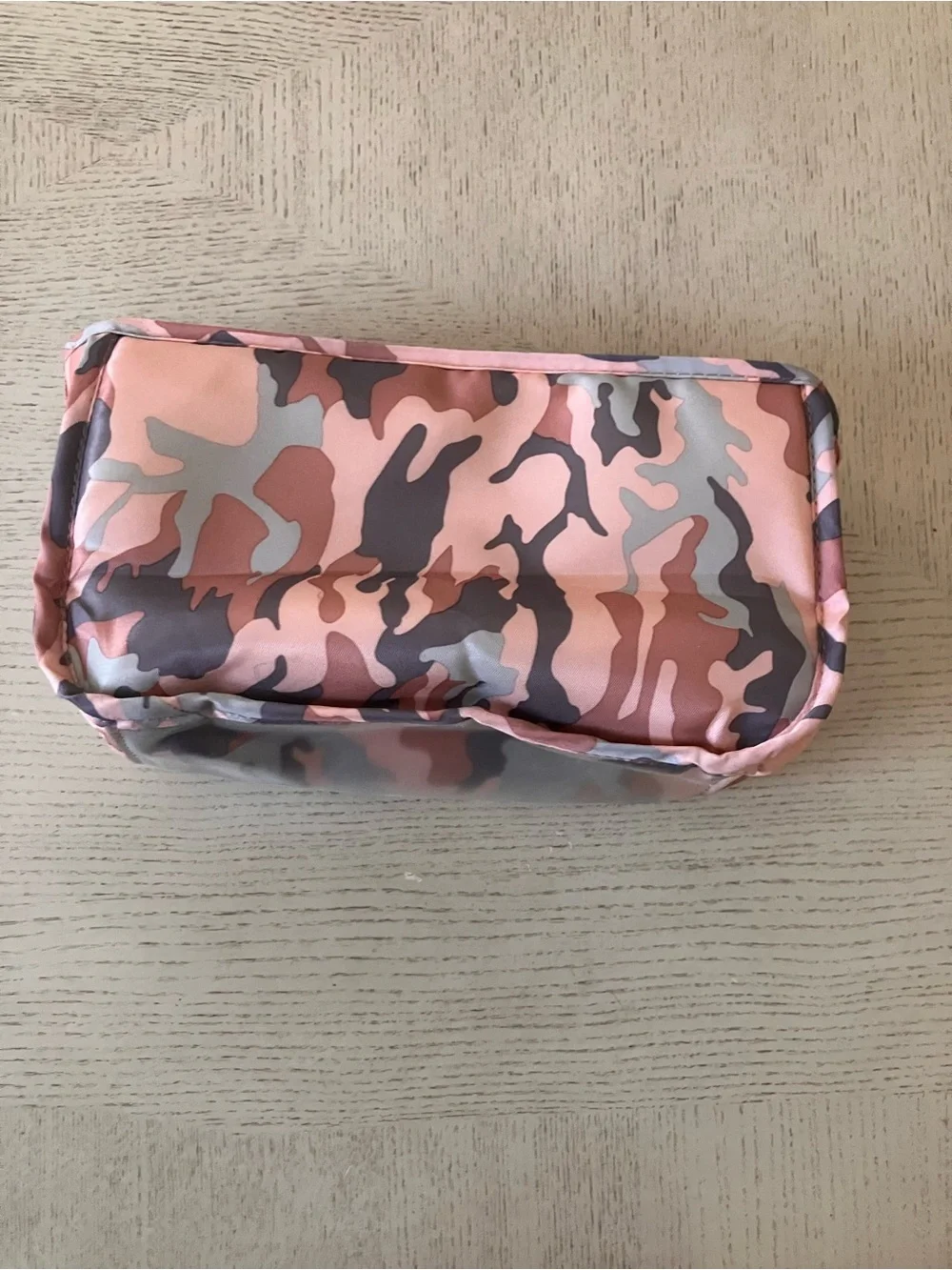 lug sleek nylon