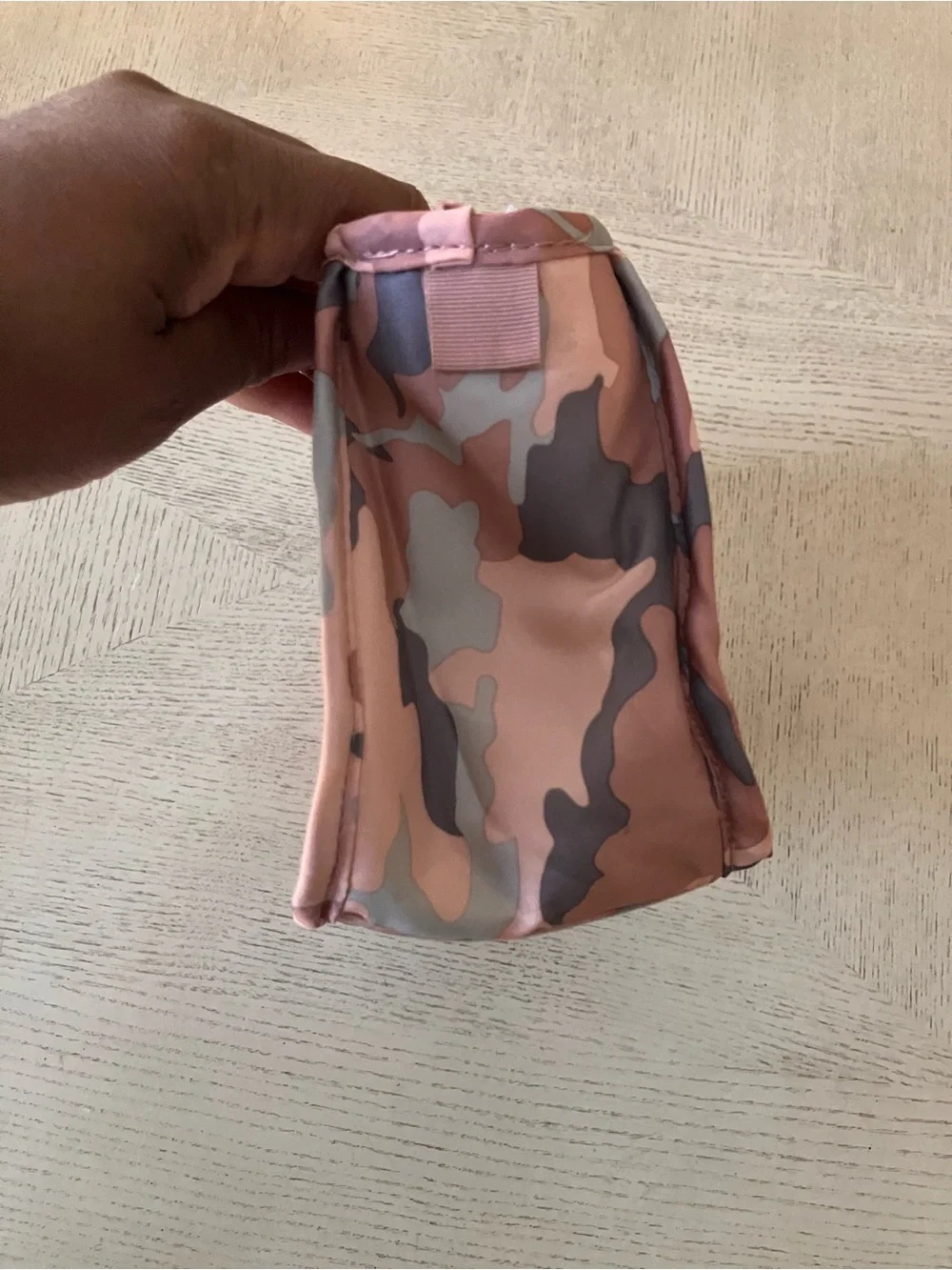 lug sleek nylon