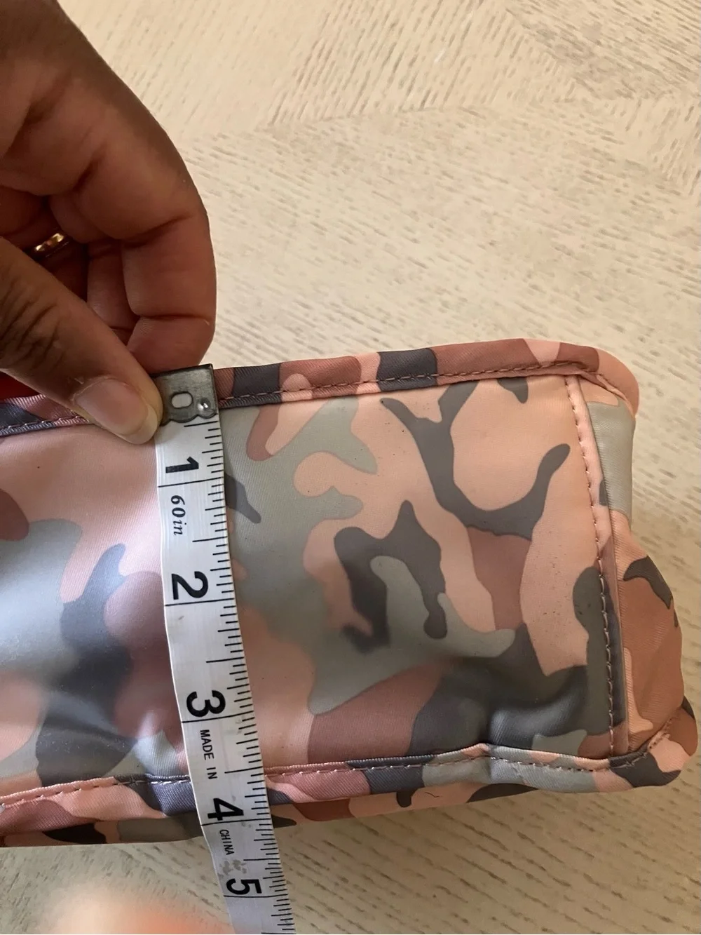 lug sleek nylon