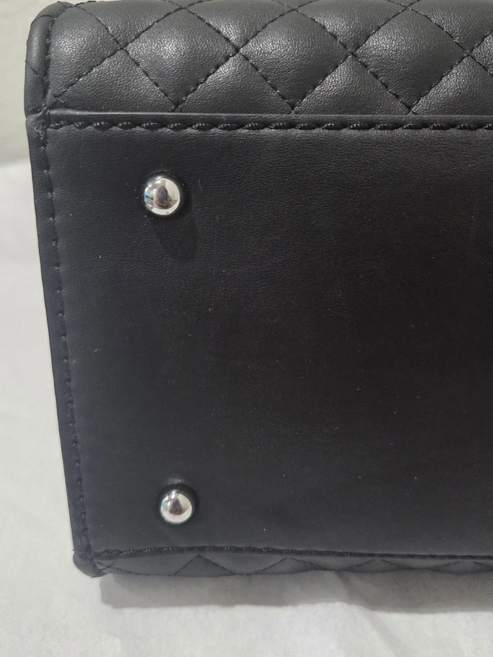 Guess stylish quilted