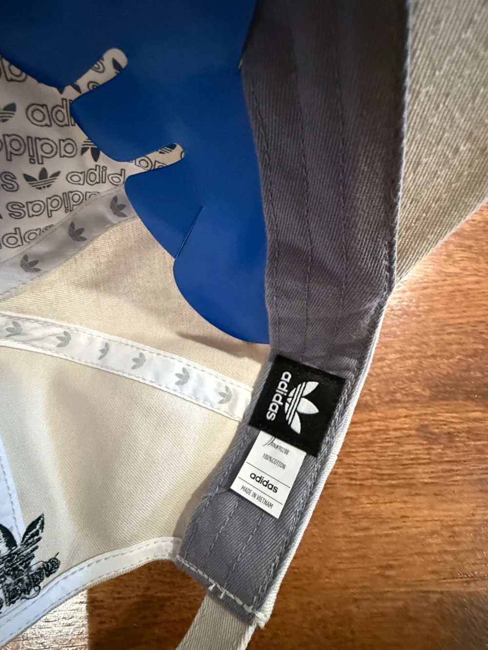 adidas logo mini woman