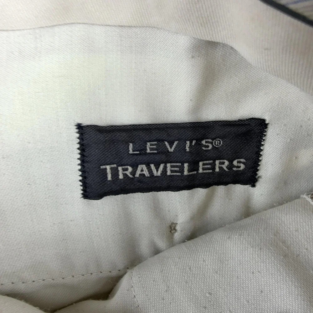 Levis levis travelers