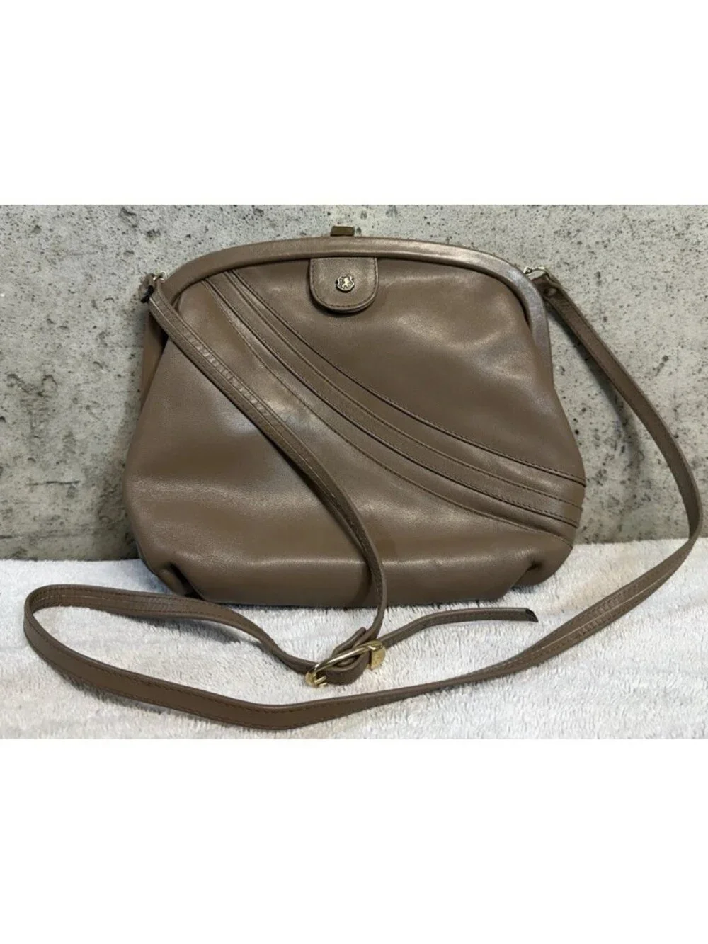 Vintage John Romain Beige Tan Leather Small Crossbody Handbag Purse Shoulder Bag