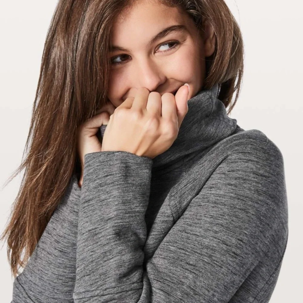 LULULEMON To You Tunic in Heathered Core Dark Grey
