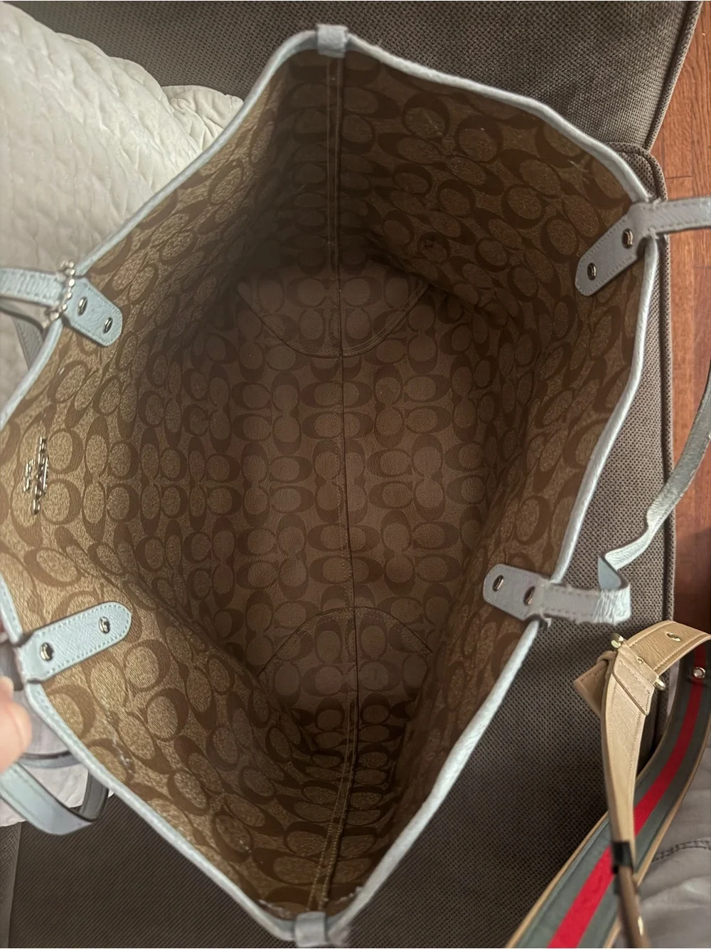 Coach tote pale