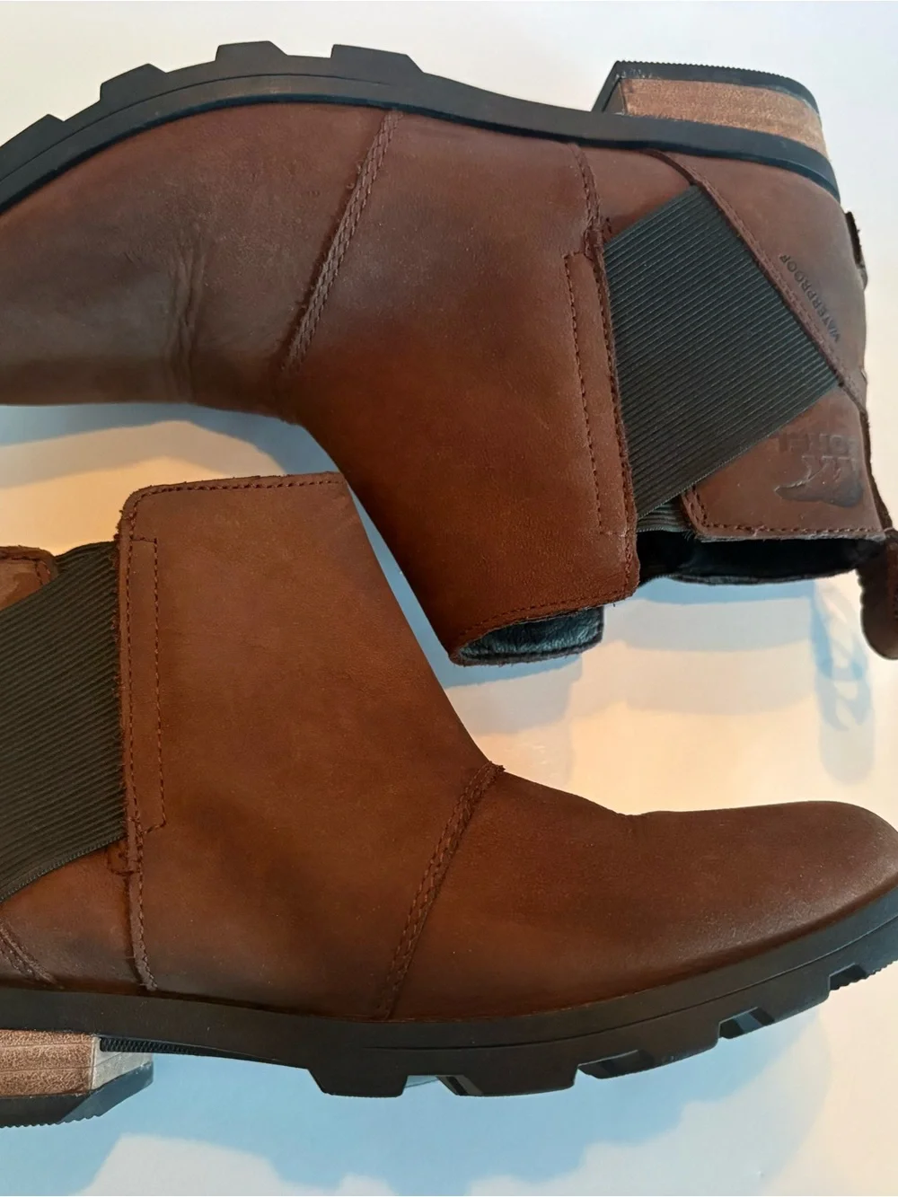 Women’s Sorel Emelie Brown Chelsea Boots size 6 Classic Slip-On Boot, waterproof