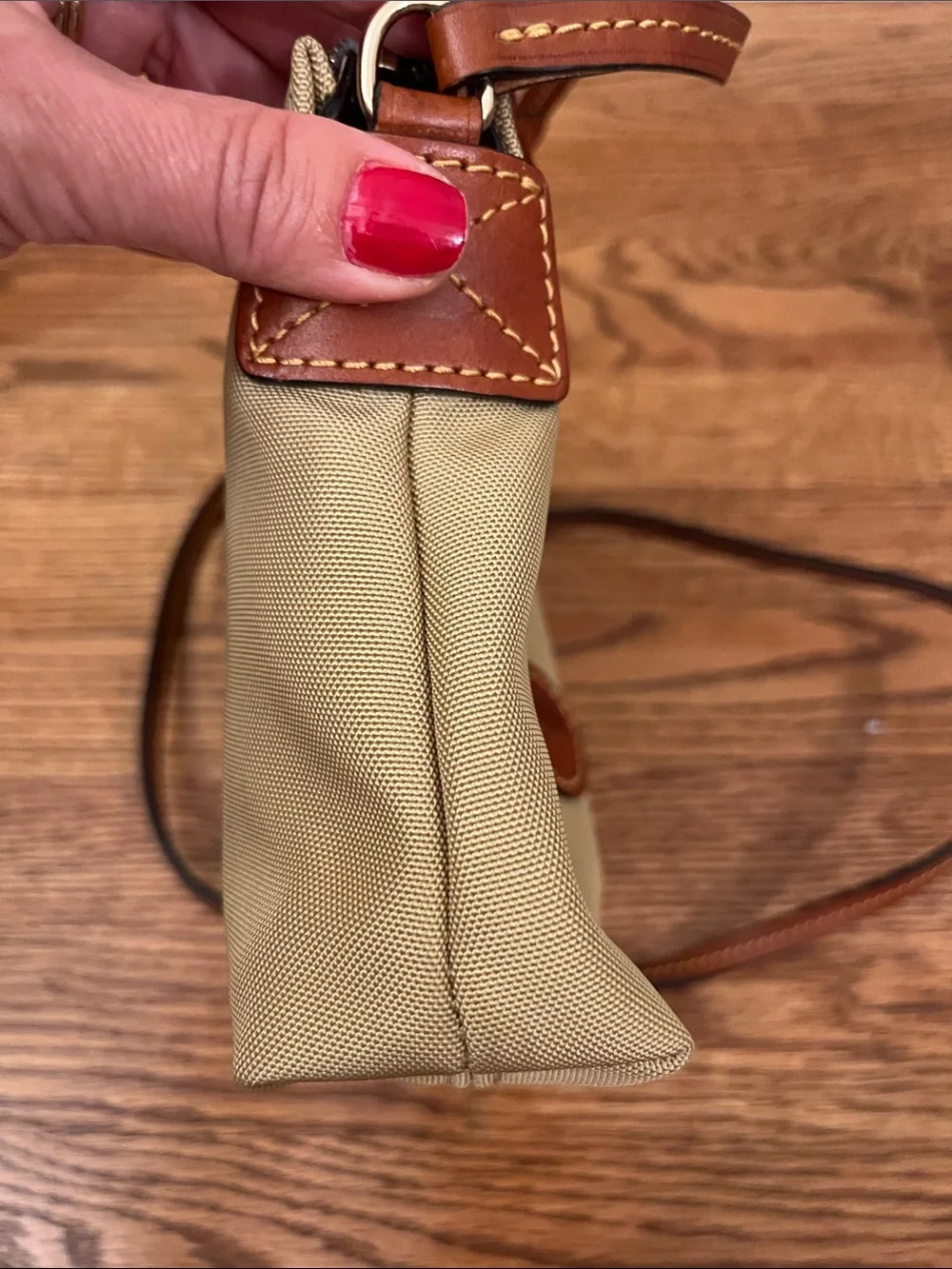 Dooney & Bourke excellent no