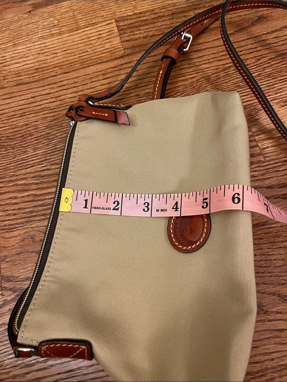 Dooney & Bourke excellent no