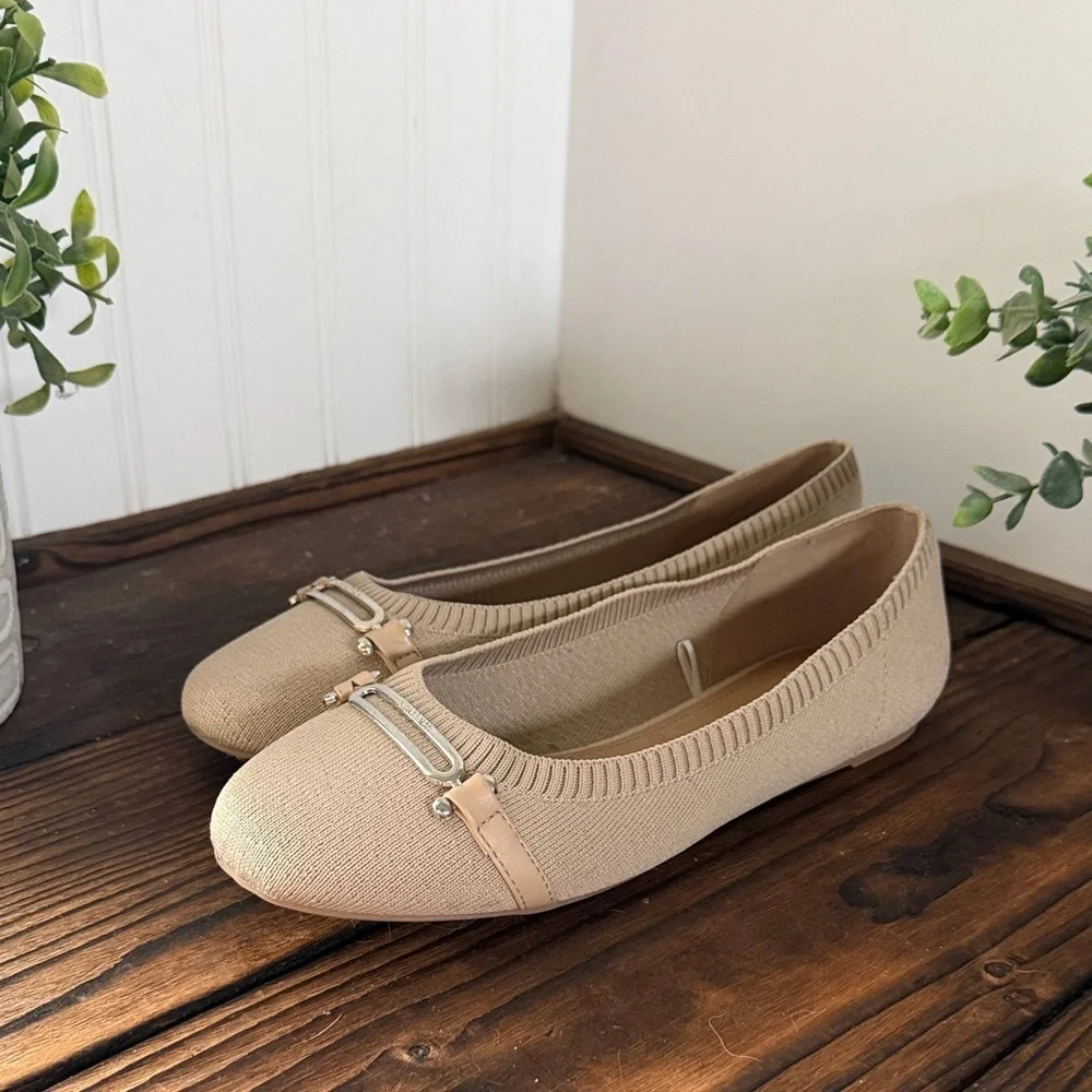 NWT Nautica Tan Women's Ballet Flats with Buckle Detail