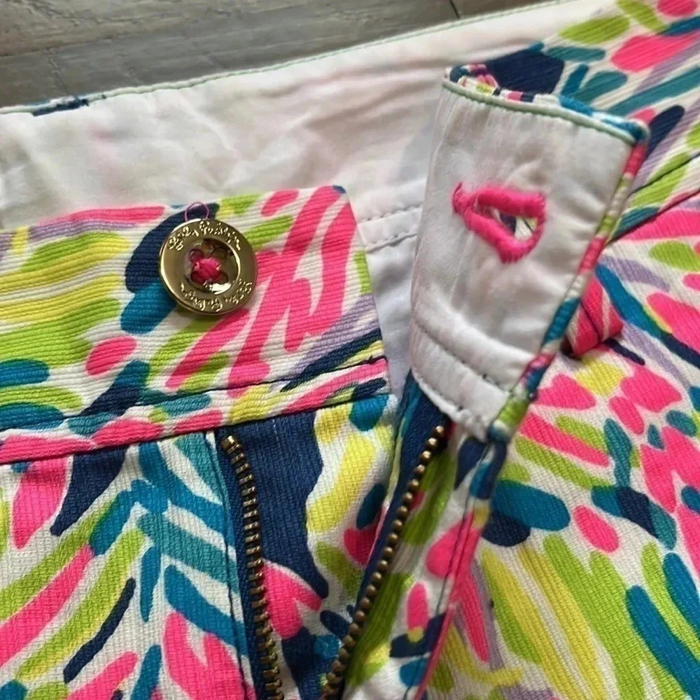 LILLY Pulitzer The Walsh Short. Size 2. Excellent condition!