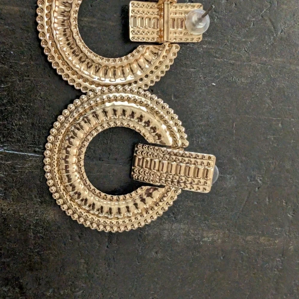 Fashion Jewelry this elegant