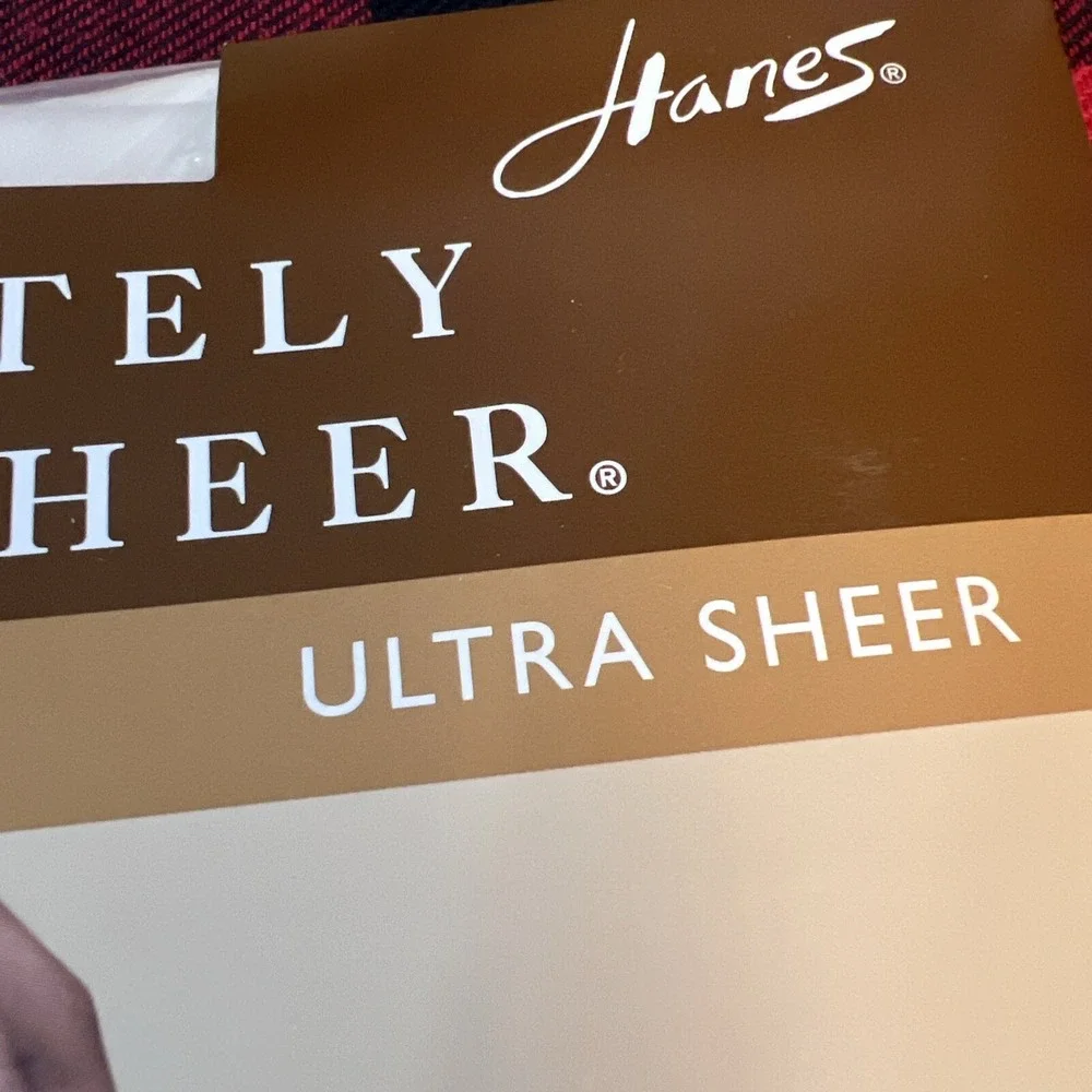Hanes Absolutely Ultra Sheer Control Top Sandalfoot‎ Sz C Pantyhose 707 Pearl
