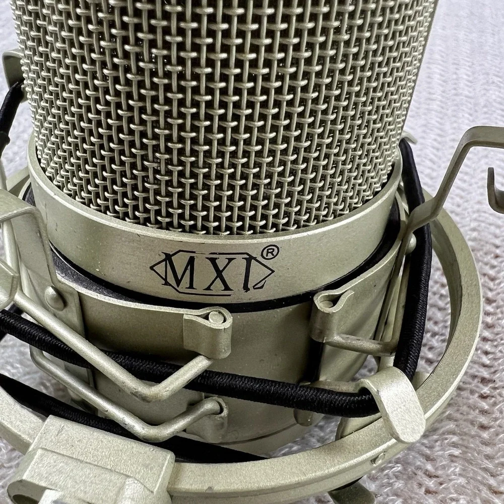 MXL 990 instrument