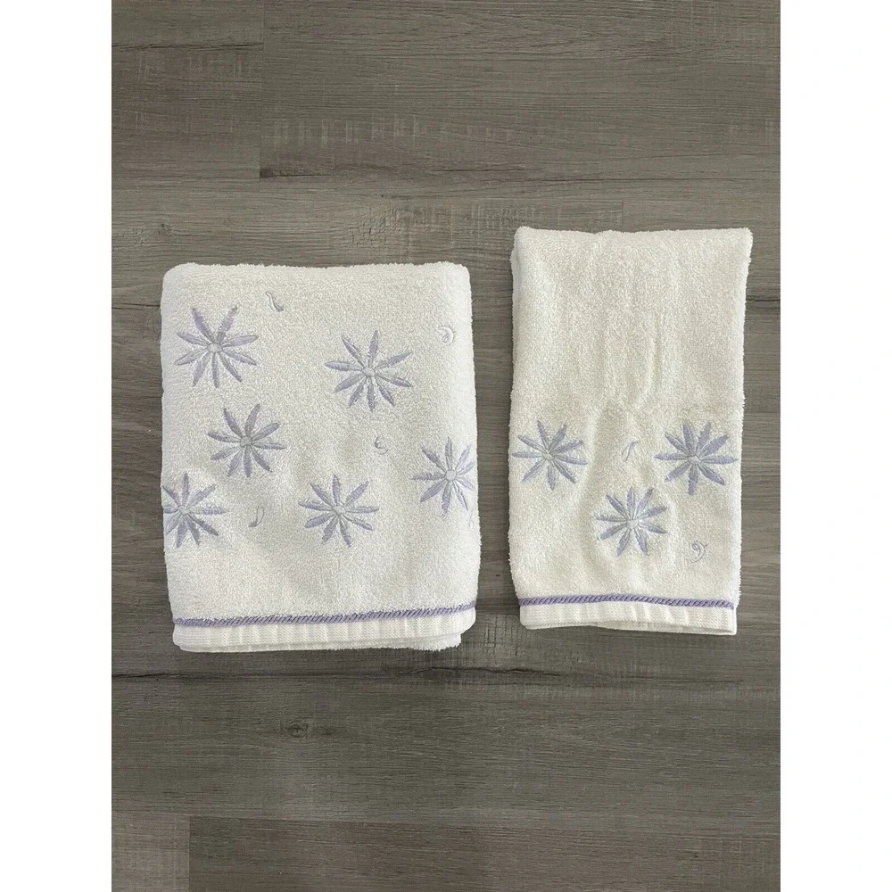 Vtg Penneys Home Collection White w/Embroidered Purple Flowers Hand/ Bath Towels