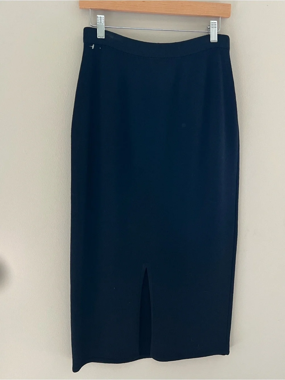 St‎ John Basics Black Santana Knit Skirt Size 6 Midi Slit Back Classic Kennedy