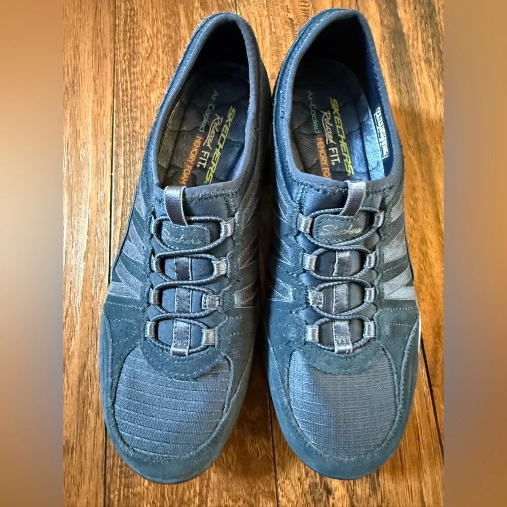 Skechers Women Memory Foam Air Cooled Size 7.5 Slip On Navy‎ Blue Shoes Sneakers