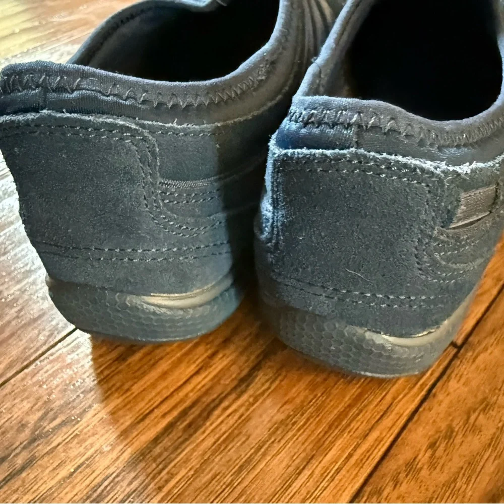 Skechers Women Memory Foam Air Cooled Size 7.5 Slip On Navy‎ Blue Shoes Sneakers