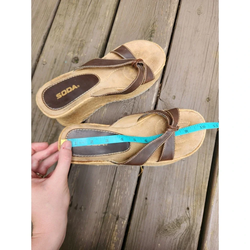 Soda platform sandals