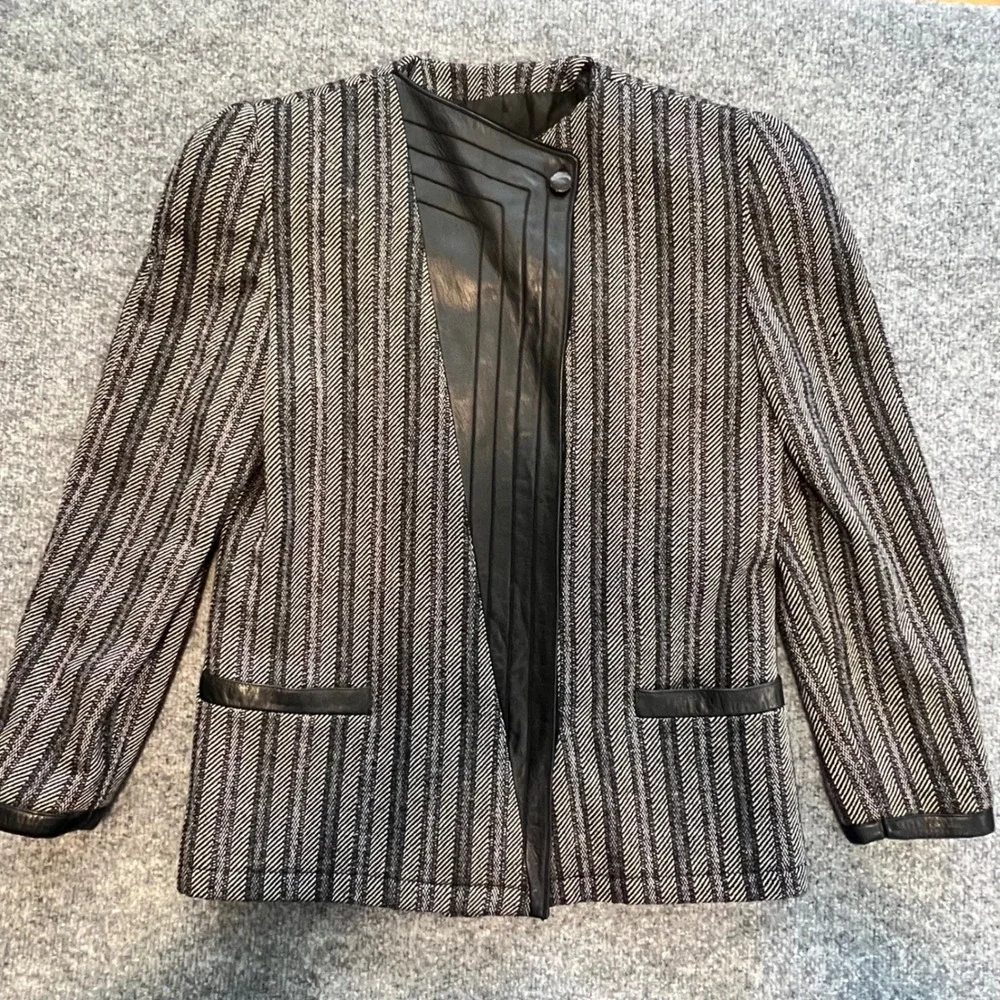 Jenny Vintage  Blazer Womens 6 Black  Leather Trim Asymmetrical Button‎