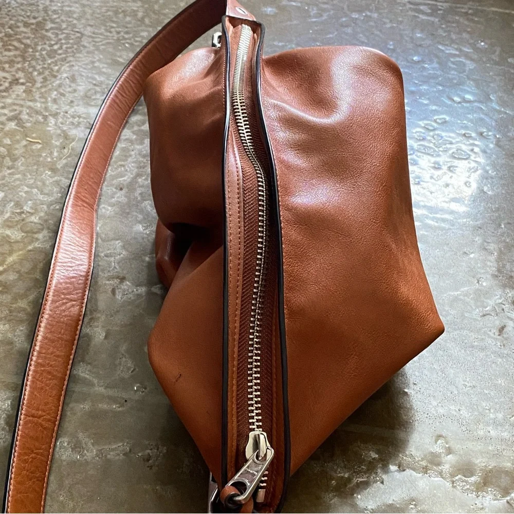 Coach 🚨🚨read listing