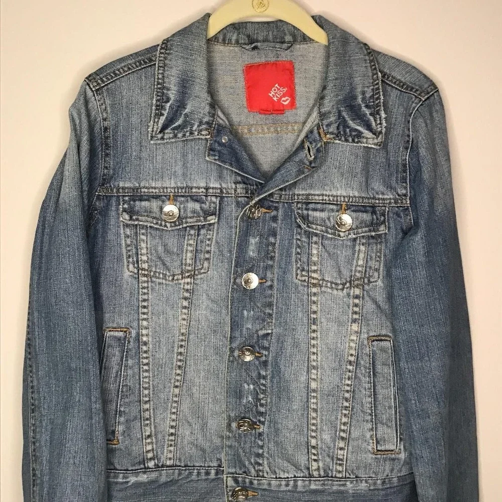 Hot Kiss Womens Medium Wash Denim Trucker Jacket Y2K Coastal Cowgirl Grunge Boho