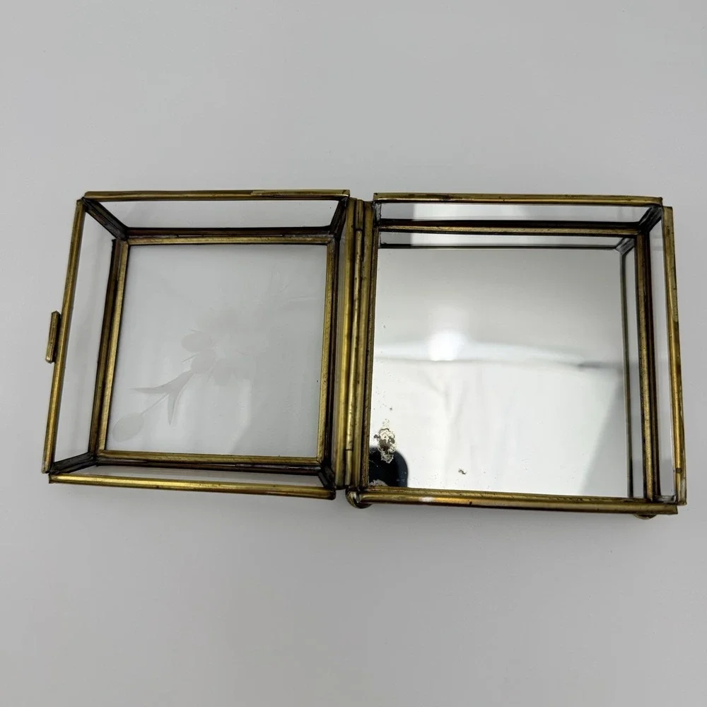 The Unbranded Brand this mirrored