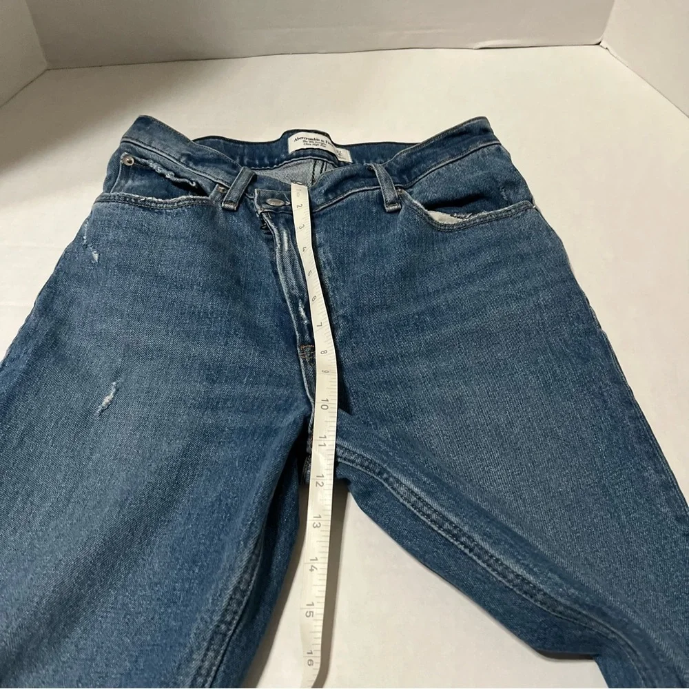Abercrombie & Fitch closure regular