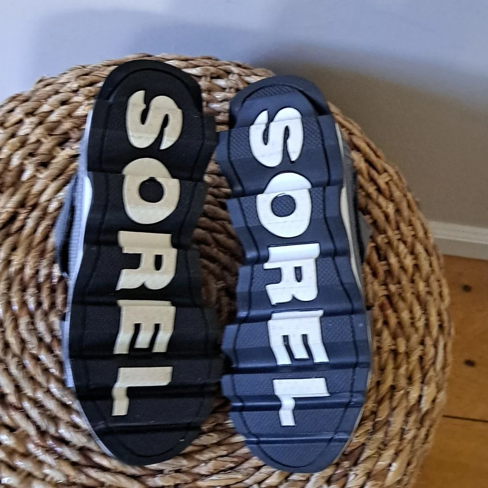 SOREL Womens Kinetic Cross Strap Slip-On Athletic Grey‎ Mesh Knit Sneakers S-6