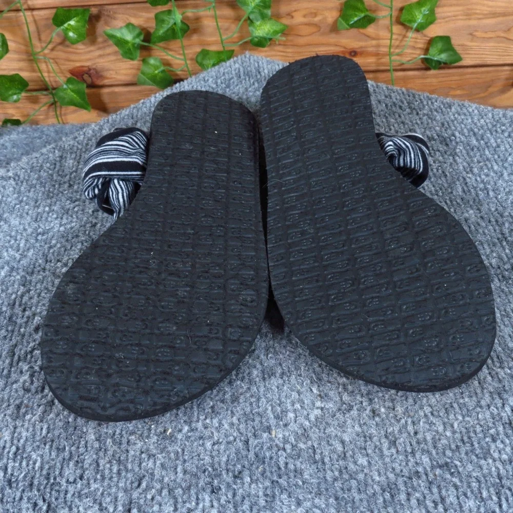 Sanuk yoga sling