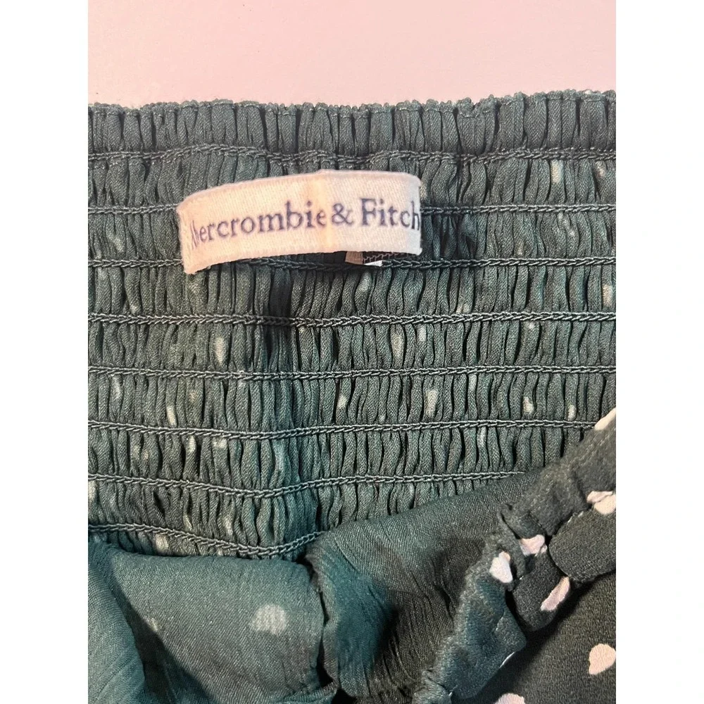 Abercrombie & Fitch stylish feminine