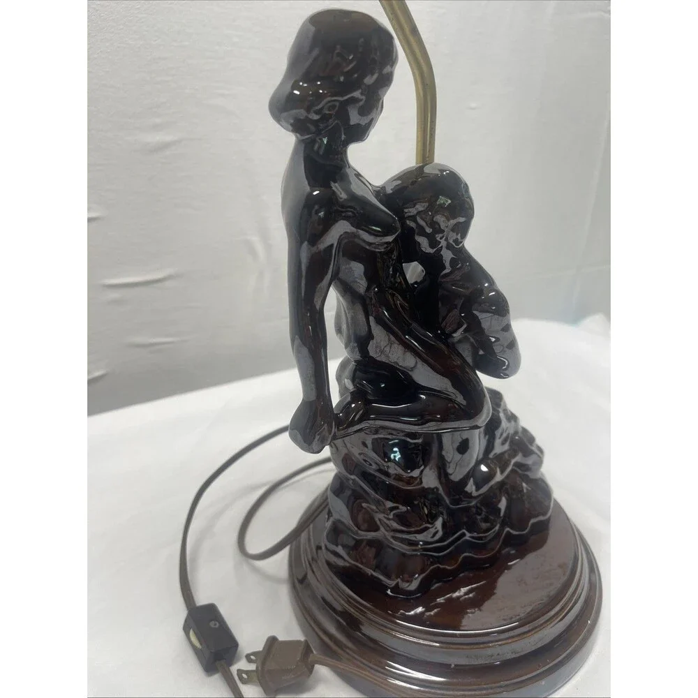 Vintage 1970s Art Deco Table Lamp Couple Embracing Brown 15.5