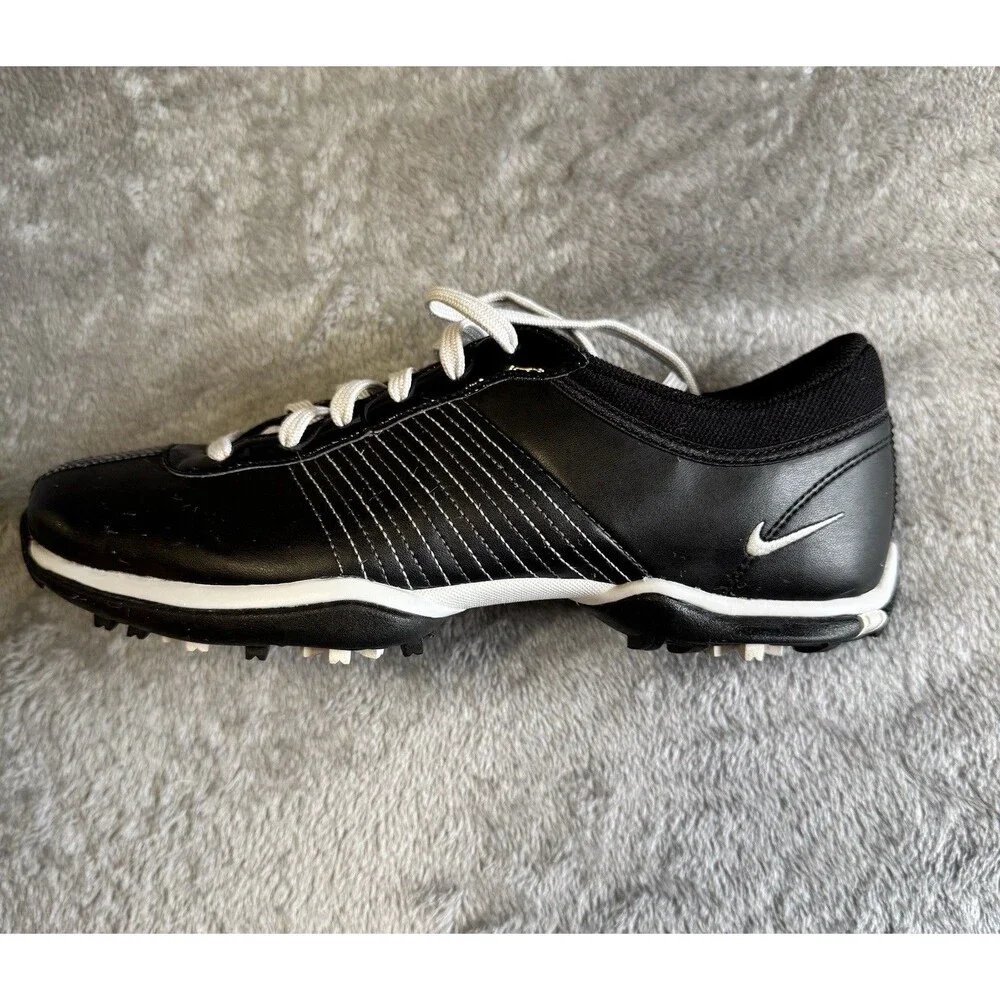 Nike women delight