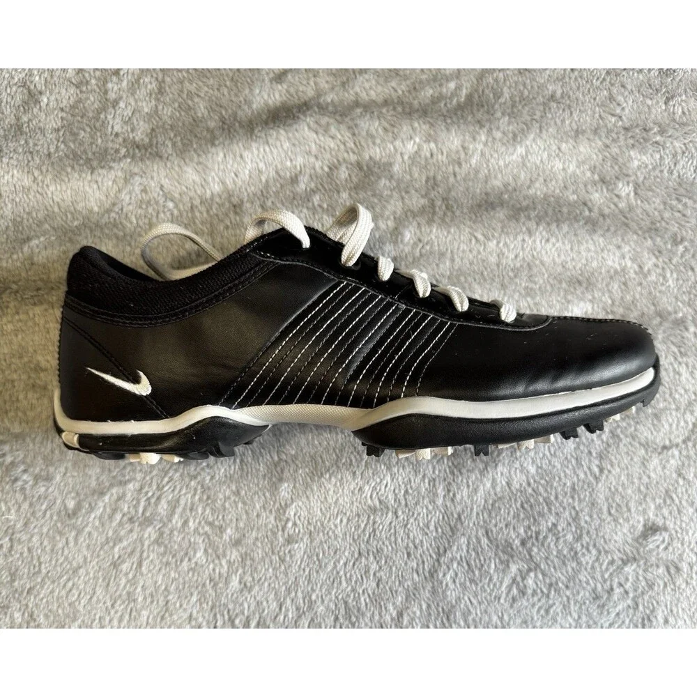 Nike women delight