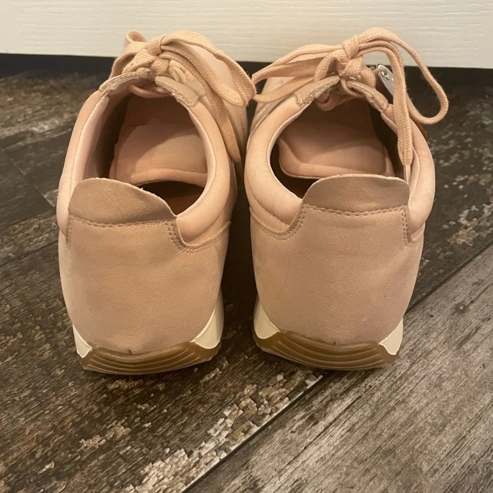 Mia Shoes questions leave