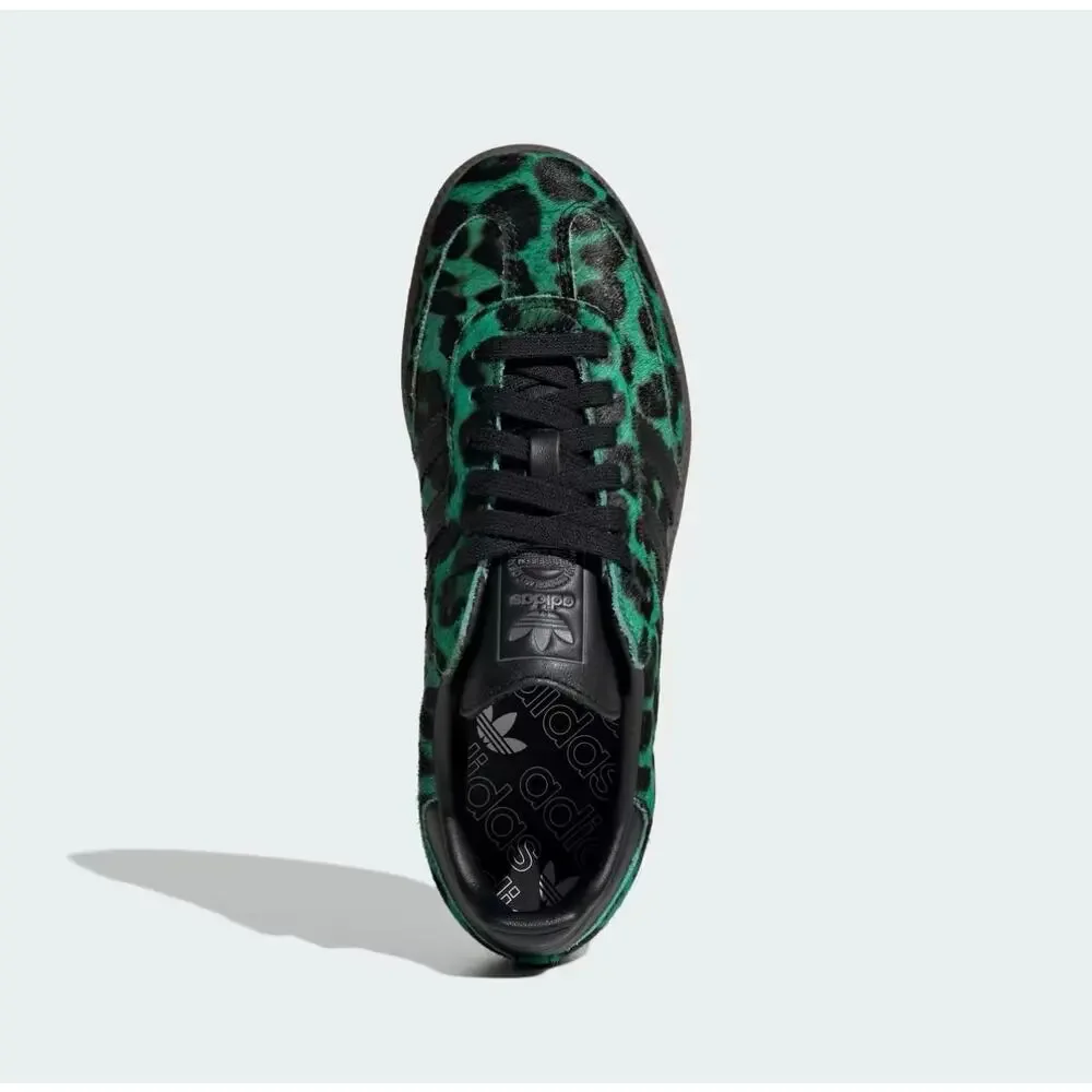 adidas Originals step out