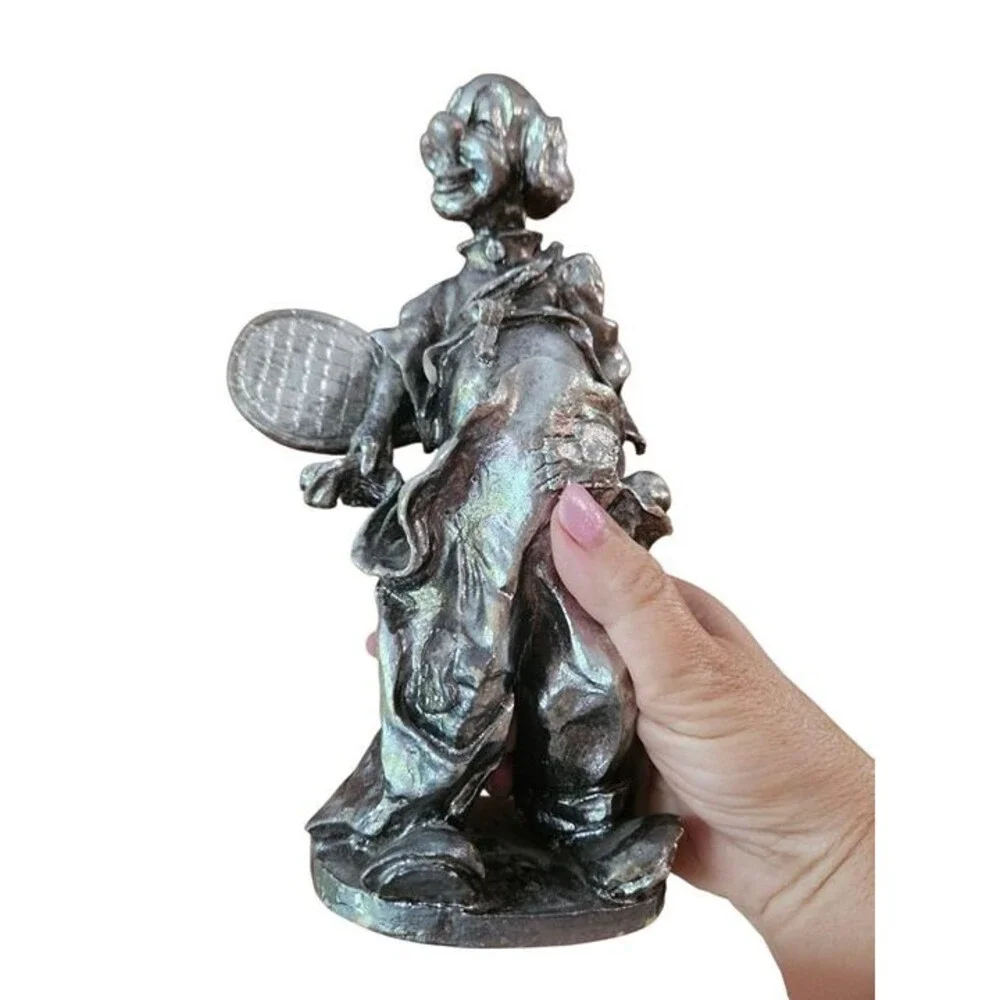 Unbranded this figurine