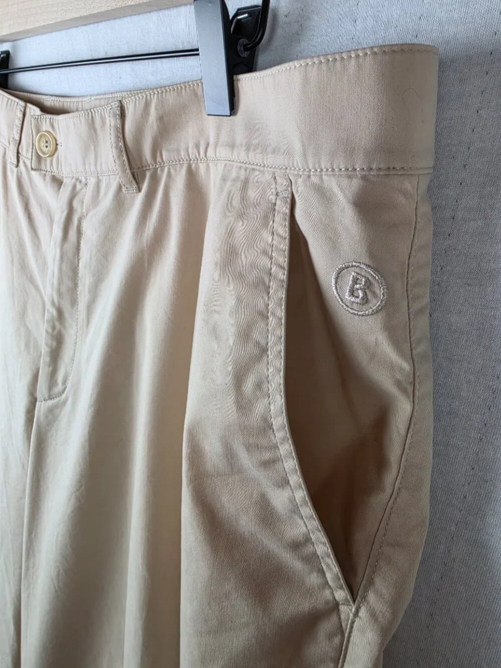 BOGNER Chinos Pants Lightweight Cotton Blend Beige size 40 *Inseam 27 Preppy